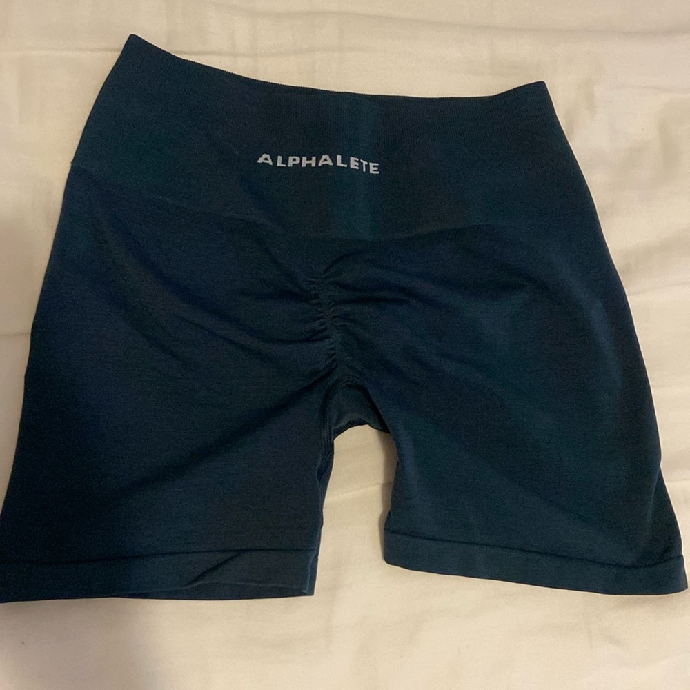 Alphalete Amplify shorts